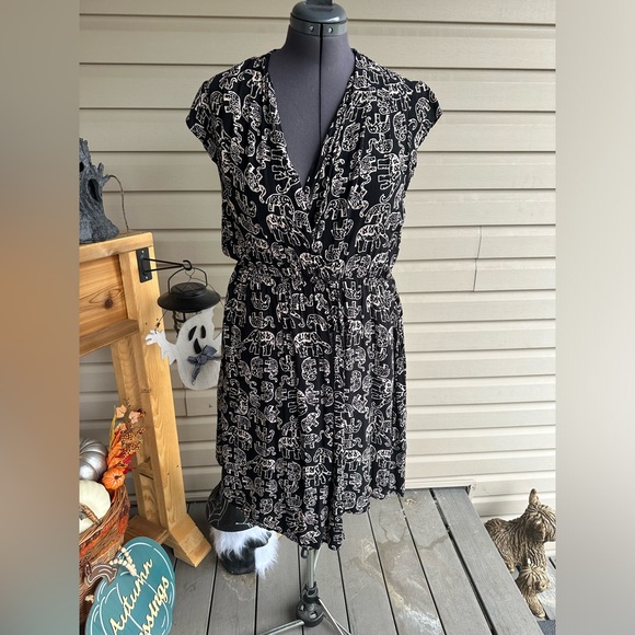 Anthropologie Maeve NORONHA BLACK ELEPHANT MOTIF faux wrap dress size medium - Picture 10 of 13